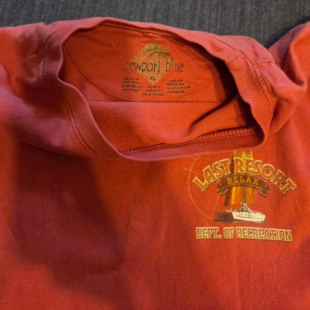 Newport Blue Graphic T-Shirt Mens XL Red Last Resort Island  Tiki Bar - Picture 4 of 5